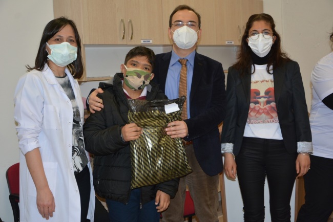 DÜNYA BÖBREK  GÜNÜNDE  ÇOCUKLAR  SEVİNDİRİLDİ