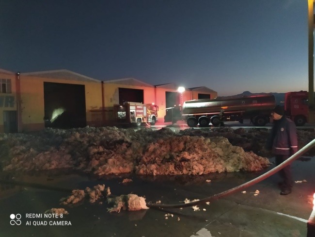  DENİZLİ’DE FABRİKADA YANGIN HASAR BÜYÜK