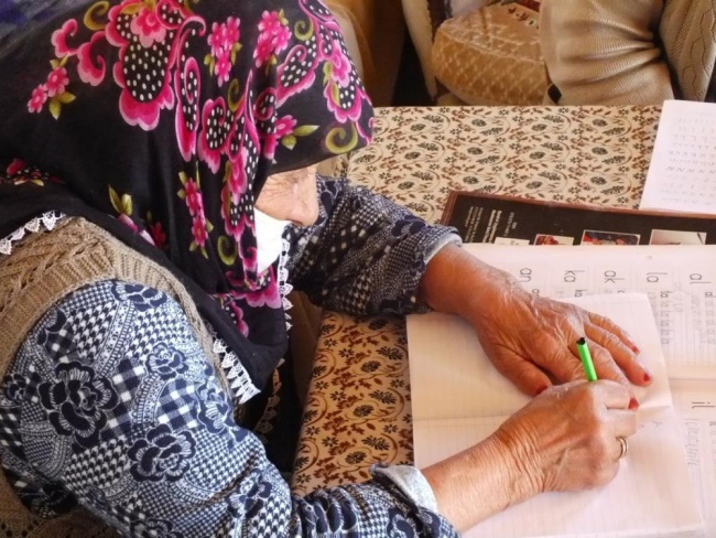  DENİZLİLİ   İSMİ NİNE  ÖĞRENMENİN  YAŞI  YOK DEDİRTTİ