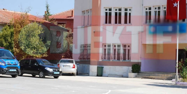 DENİZLİ’DE OKULDA UYUŞTURCU OPERASYONU