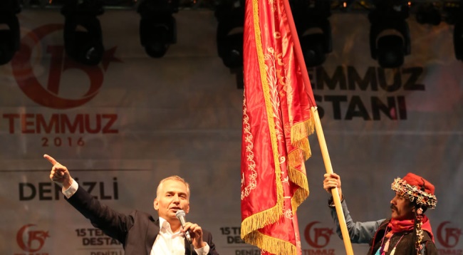  DENİZLİ BİR KEZ DAHA SANCAĞININ ALTINDA TOPLANDI