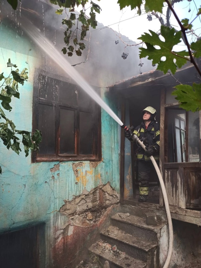 BİR KLASİK İSTİKLAL MAHALLESİ EVİ DAHA YANDI!