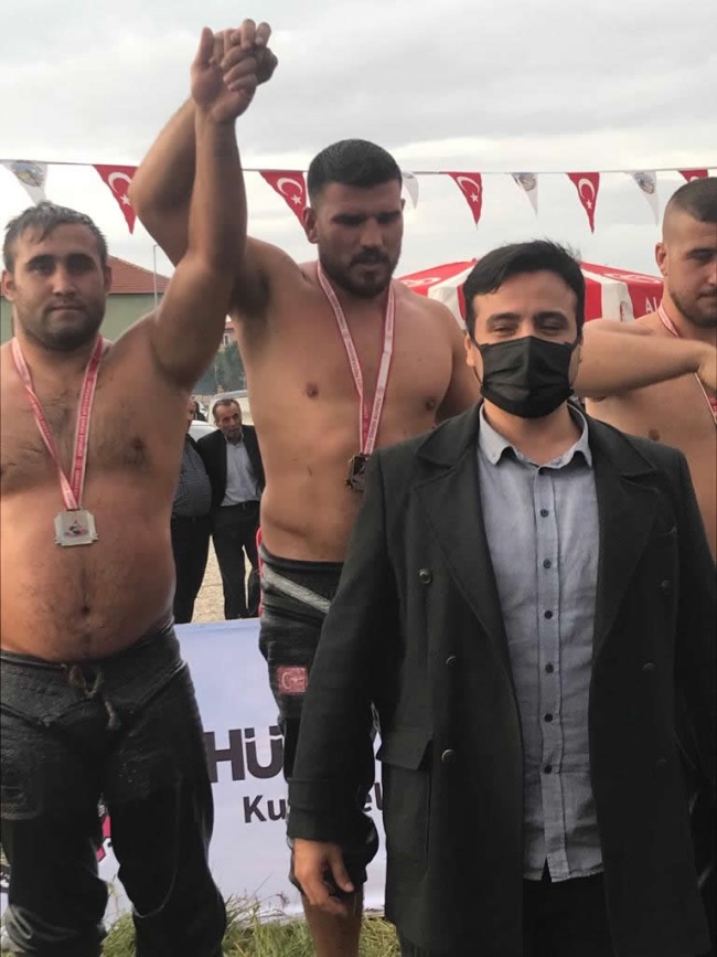 PAMUKKALE BELEDİYESPORUN PEHLİVANLARI 1 ALTIN 1 GÜMÜŞ MADALYA KAZANDI