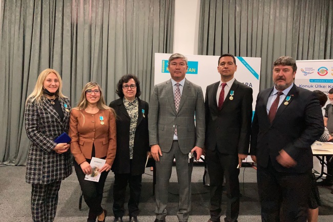 PROF. DR. BİRAY’A KAZAKİSTAN’DAN BÜYÜK ONUR