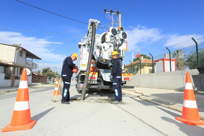  ÇİVRİL VE SARAYKÖY'DE ALT YAPI HATLARI TEMİZLİĞİ