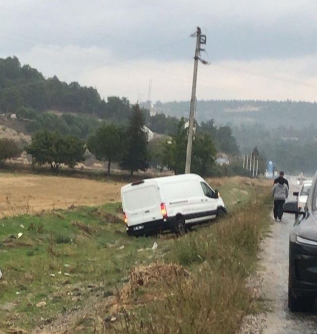 Buldan’da Feci Kaza: Kamyonet ile Otomobil Çarpıştı, 5 Yaralı