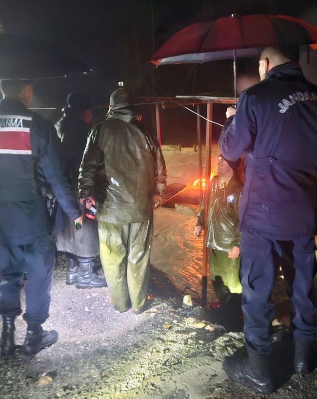 DENİZLİ’DE  SEL  CAN ALDI!