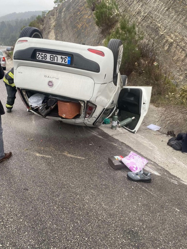 Yolda Savrulan Araç Takla Attı