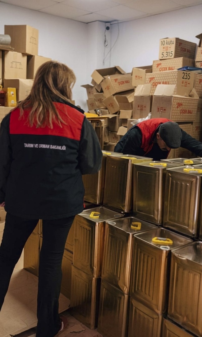 Sahte Bal Operasyonunda 4 Tonun Üzerinde Ürün Ele Geçirildi
