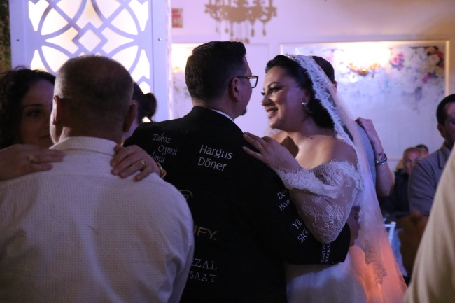 Denizlili Damattan İlginç Fikir: Sponsorlu Damatlık