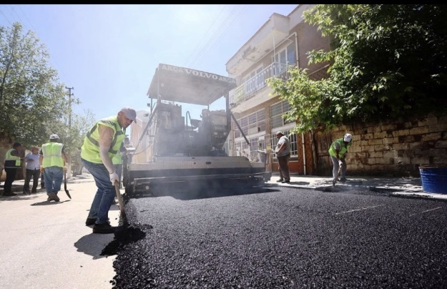 Büyükşehir ’den Tavas’a üstyapı dokunuşu: Demirciler Caddesi sıcak asfaltla buluşuyor