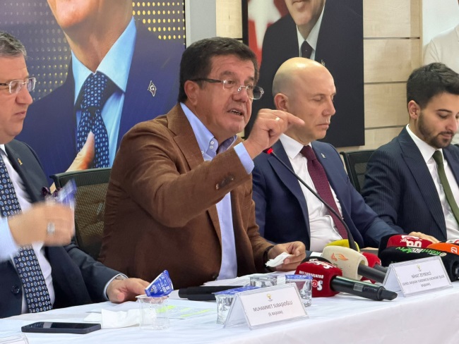 ZEYBEKCİ’DEN DENİZLİ’YE YATIRIM MESAJI: “BUGÜNKÜ TABLONUN ALTINDA AK PARTİ’NİN İMZASI VAR”